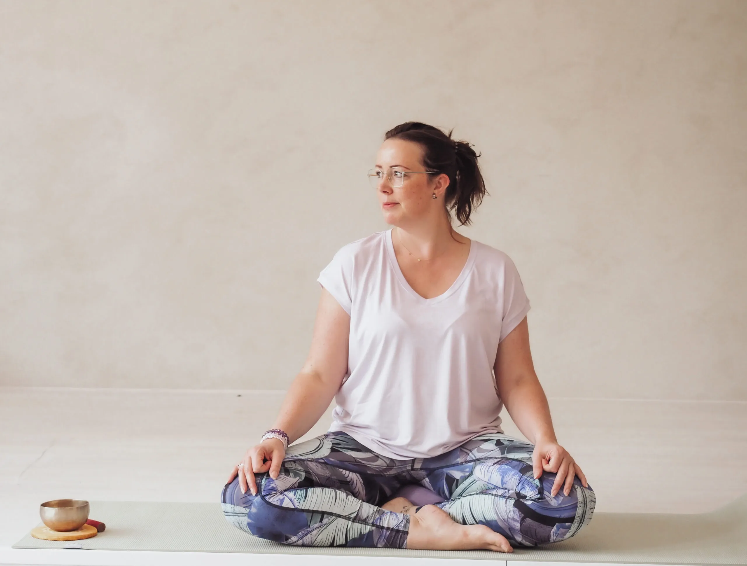 Hatha-rajayoga houding door Mariëlle — voordelen van yoga bij Yogapracht Hilvarenbeek